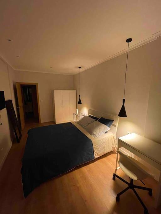 Quarto De Casal Close To Lisbon Flat Equipado Almada Exterior photo