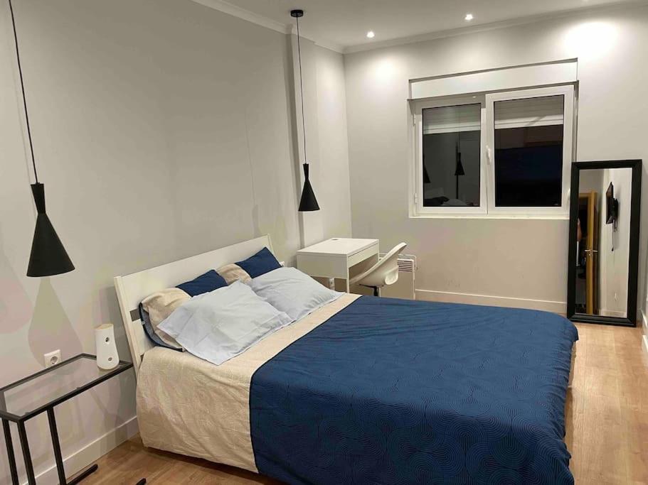 Quarto De Casal Close To Lisbon Flat Equipado Almada Exterior photo